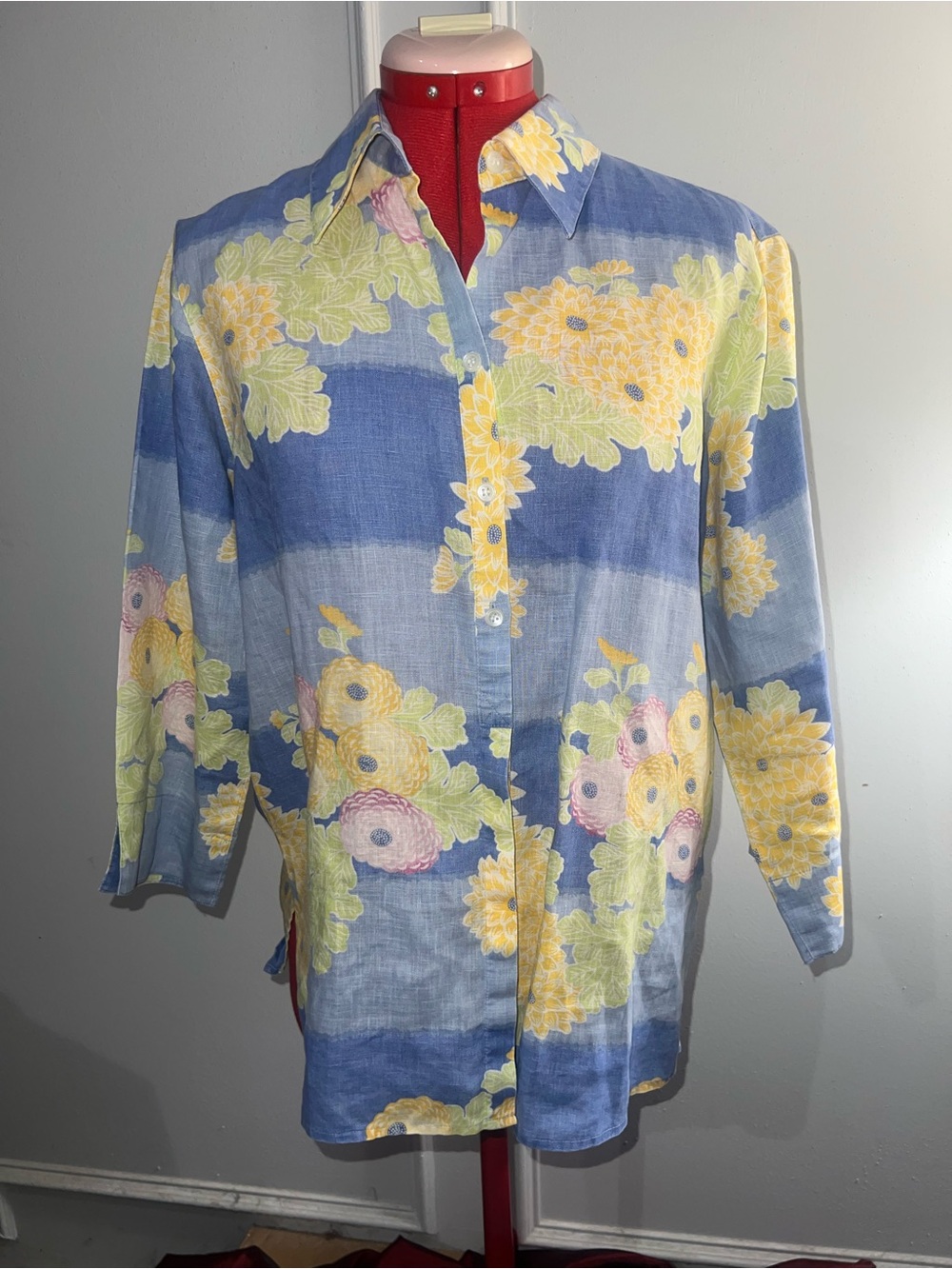 Liz Claiborne Blue yellow linen Floral-Button-Down Shirt size medium